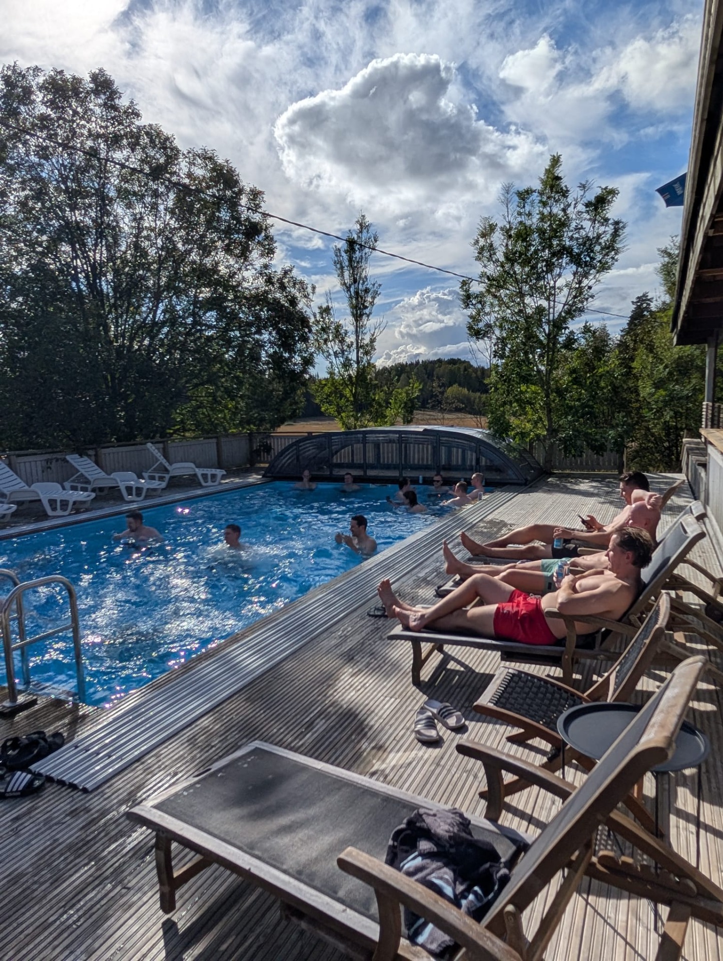 Saunasta on uima-altaalle 10m matka